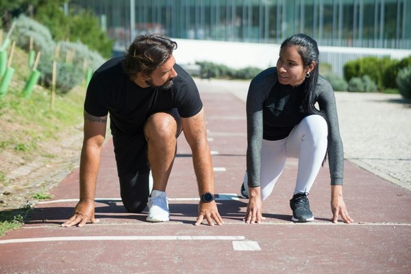 Quels sont les critères pour choisir un VTT adapté aux parcours techniques en montagne?